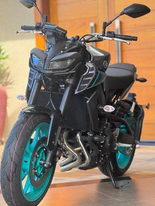 YAMAHA MT-09 YAMAHA MT-09